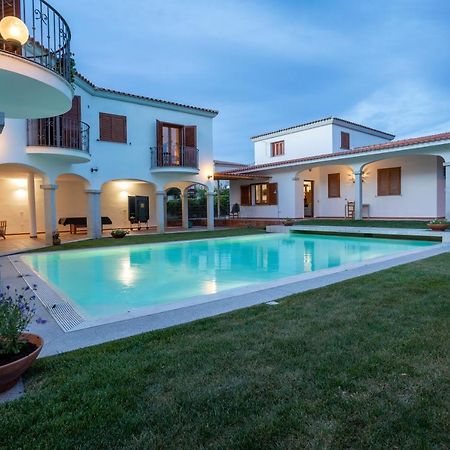 Mera House โปซาดา ภายนอก รูปภาพ