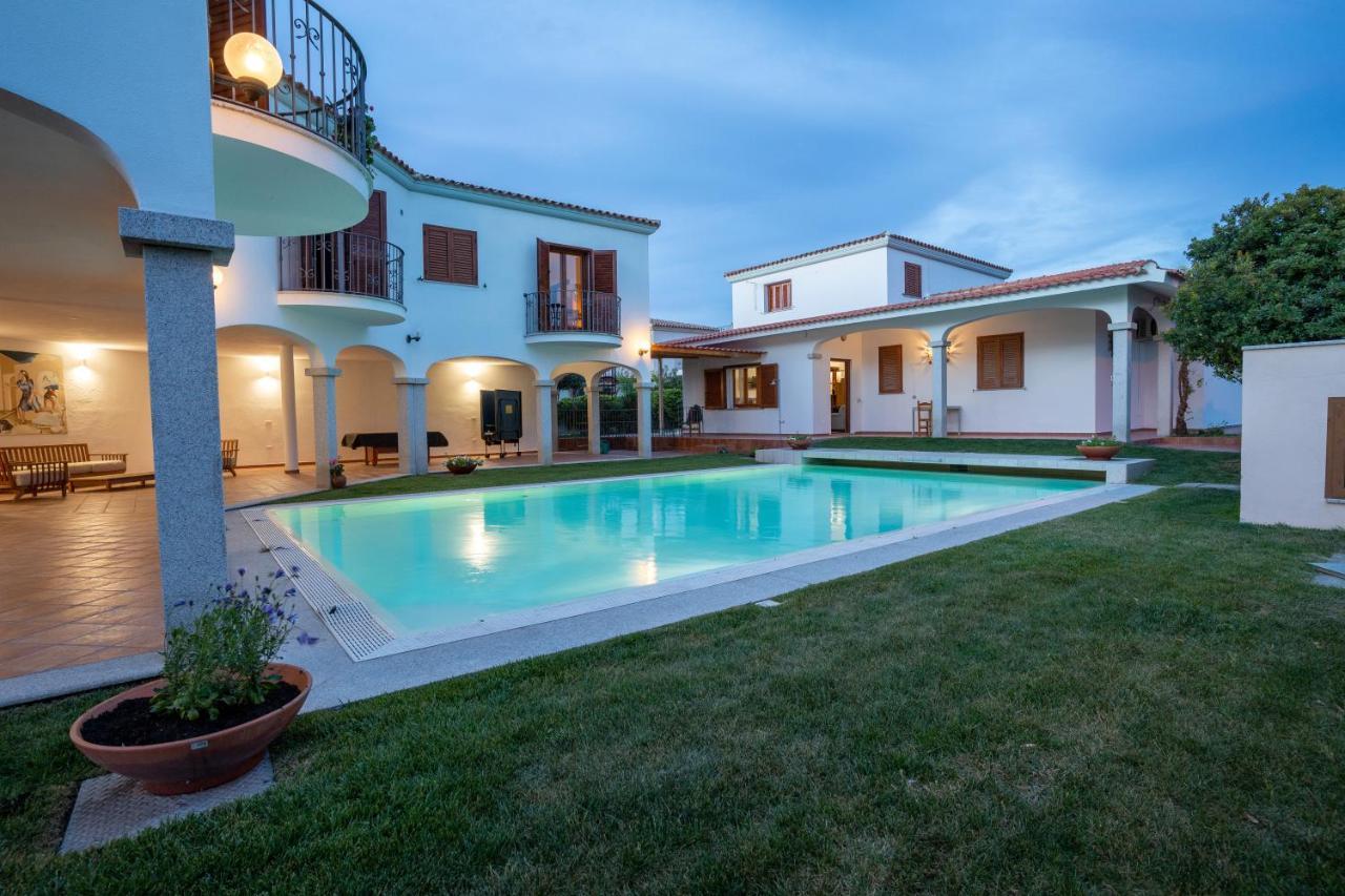 Mera House โปซาดา ภายนอก รูปภาพ
