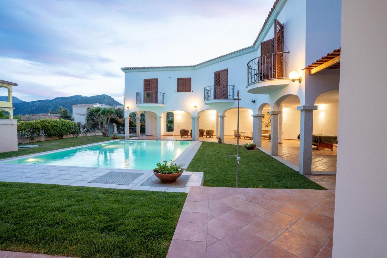 Mera House โปซาดา ภายนอก รูปภาพ