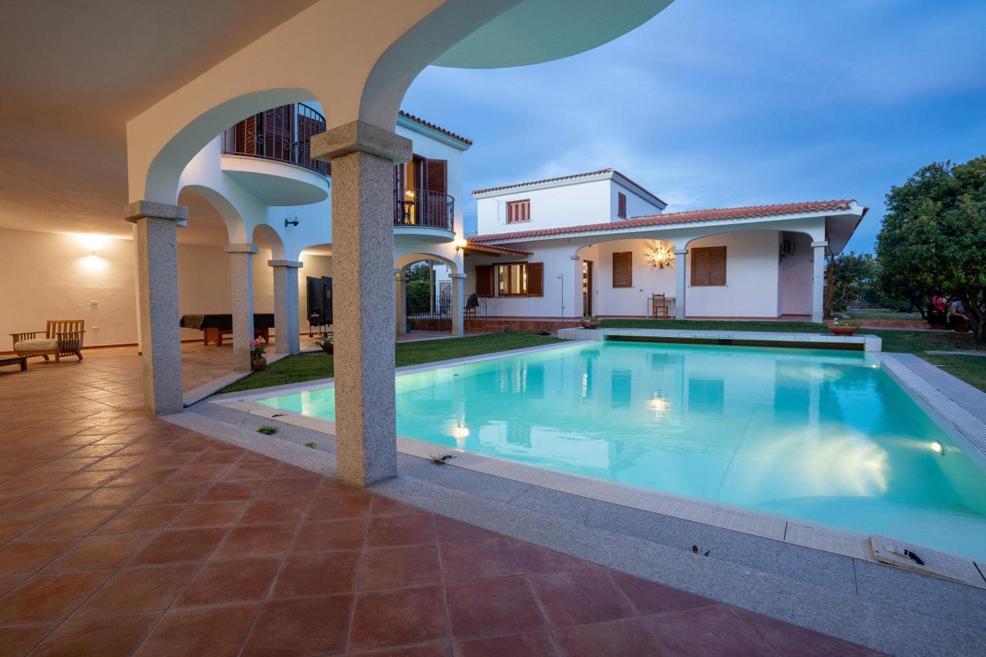 Mera House โปซาดา ภายนอก รูปภาพ